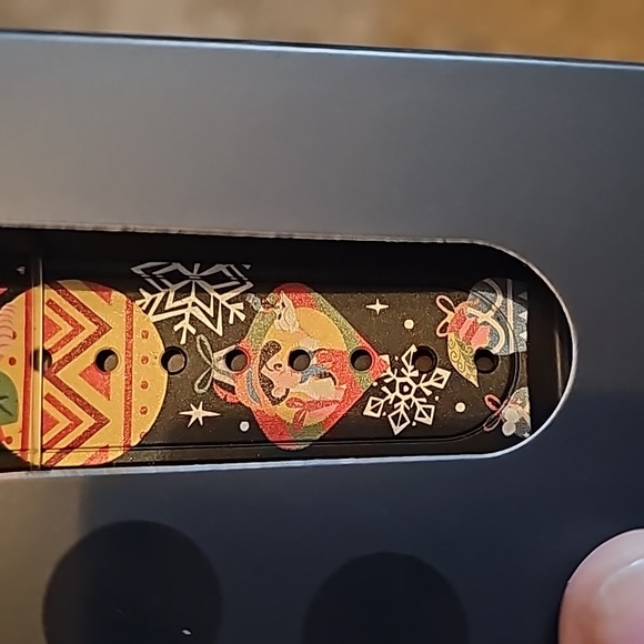 Disney Magic Band Plus NIB never connected - Picture 6 of 9